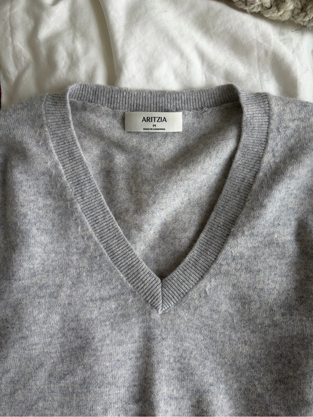 Aritzia Essential Cashmere V-Neck Sweater